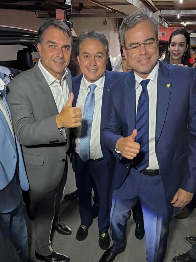 George Morais e Efraim Filho cumprem agenda em Brasília com Flávio Bolsonaro e Nikolas Ferreira